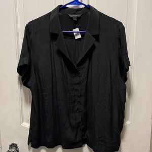 NWT black shirt sleeve collared resort shirt